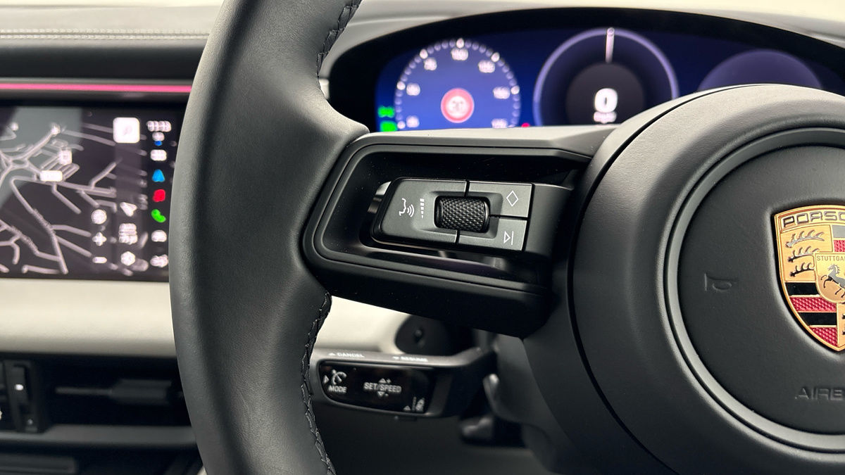 Porsche Macan Image 13