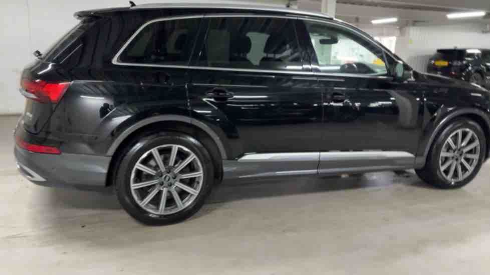 More views of Audi Q7