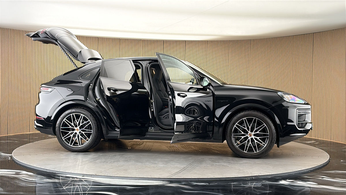 More views of Porsche Cayenne