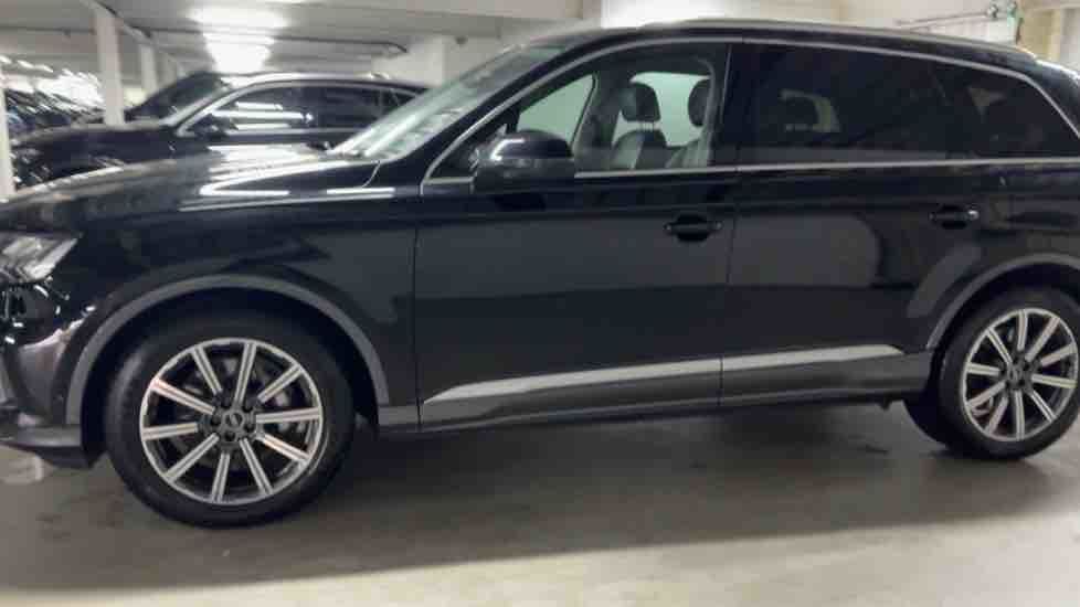 More views of Audi Q7