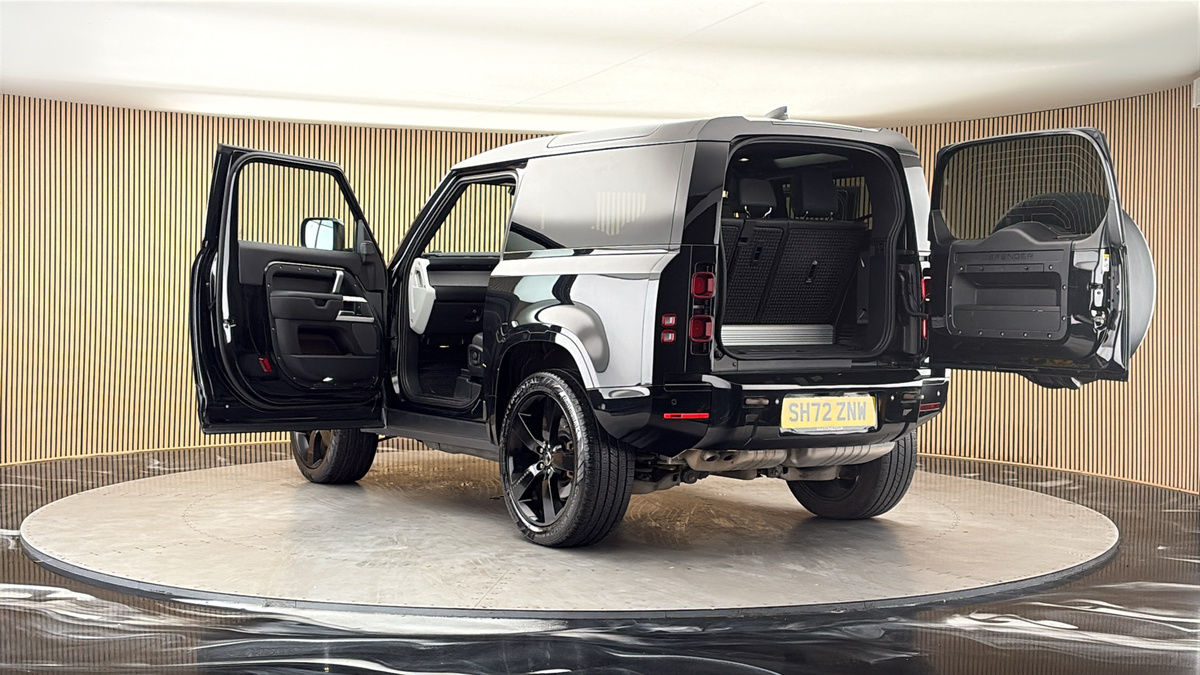 Land Rover Defender 90 Image 23