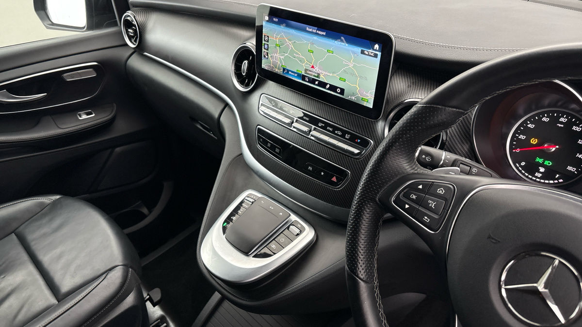 Mercedes-Benz V Class Image 18
