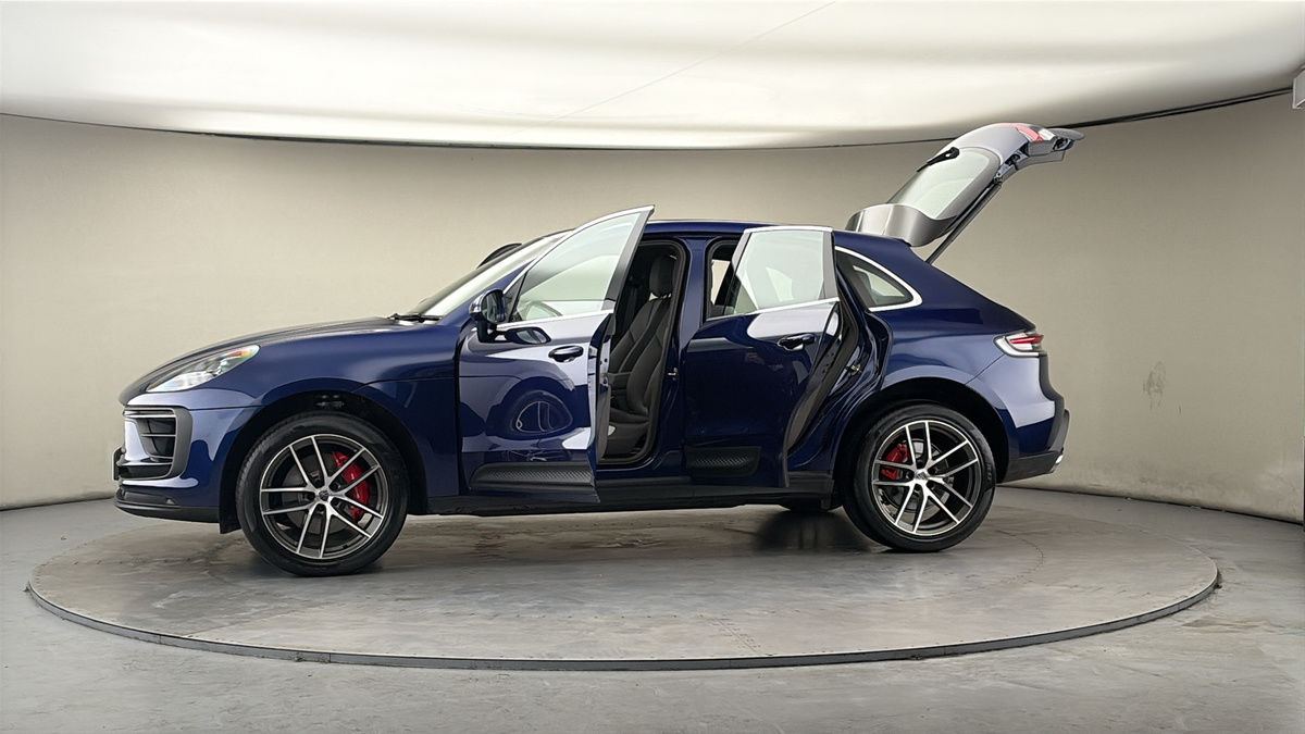 More views of Porsche Macan