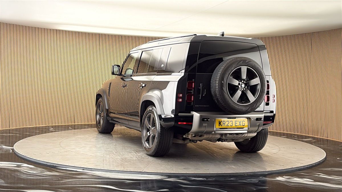 More views of Land Rover Defender 110