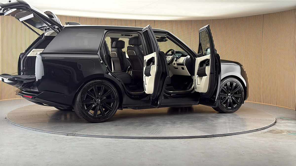 More views of Land Rover Range Rover