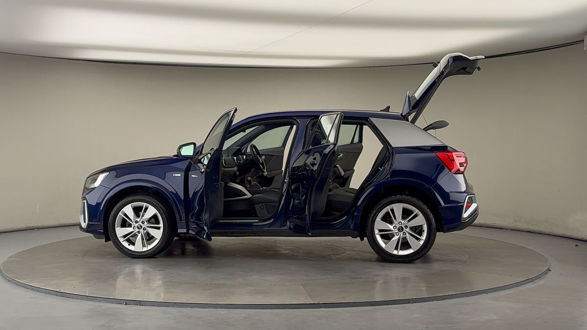 More views of Audi Q2