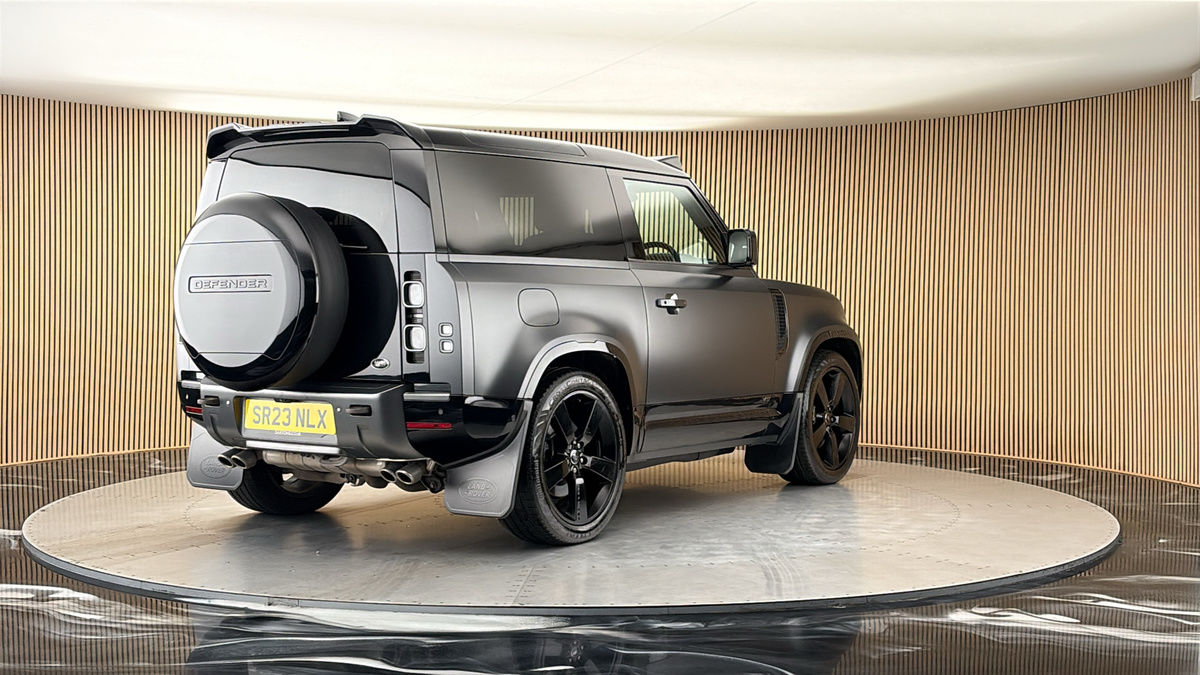 More views of Land Rover Defender 90
