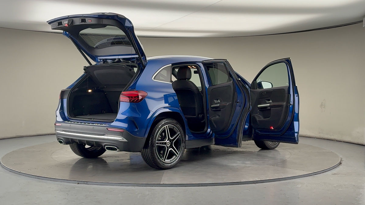 More views of Mercedes-Benz GLA