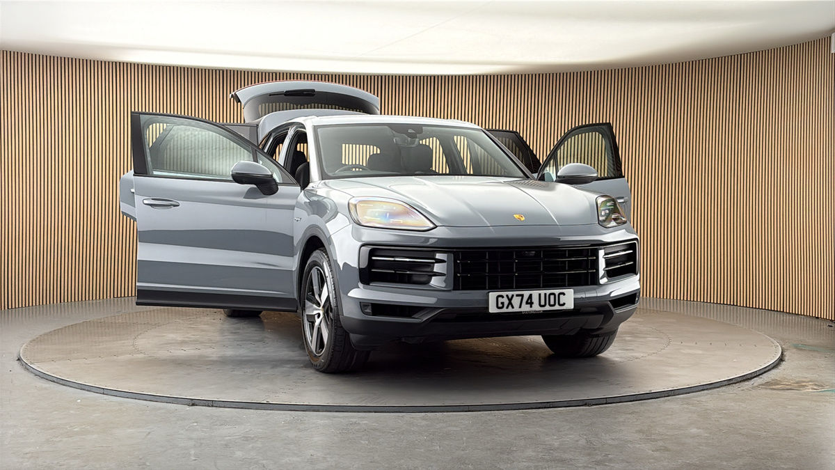 More views of Porsche Cayenne