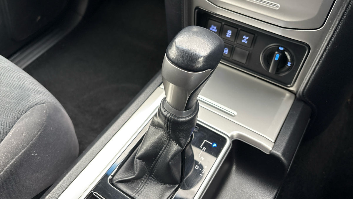 Toyota Land Cruiser Image 6