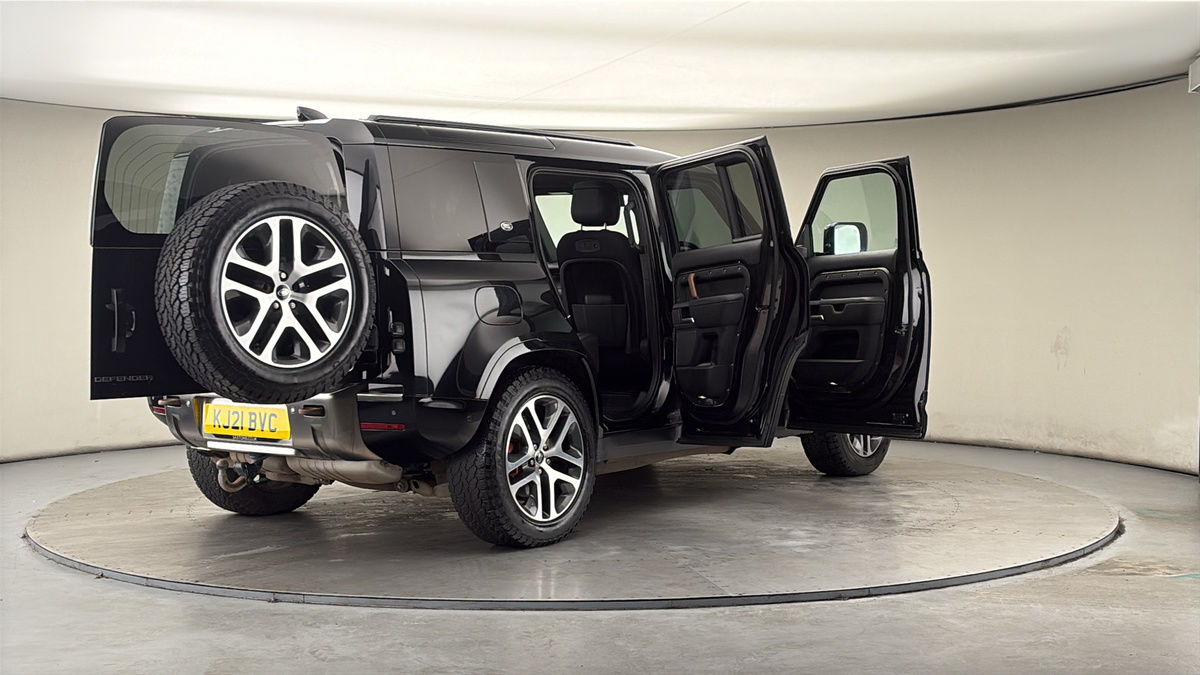 More views of Land Rover Defender 110