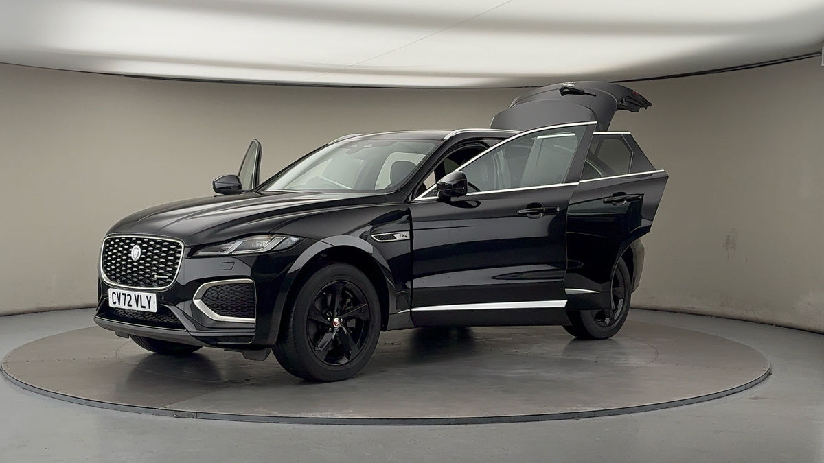 Jaguar F-PACE Image 22