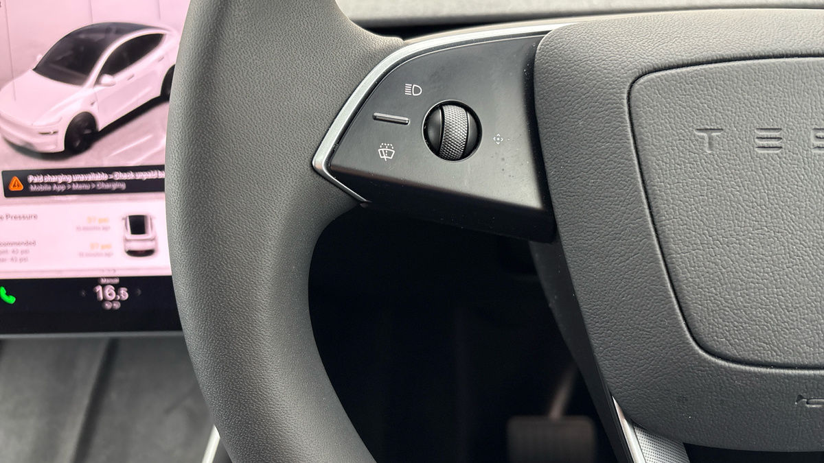 Tesla Model Y Image 13