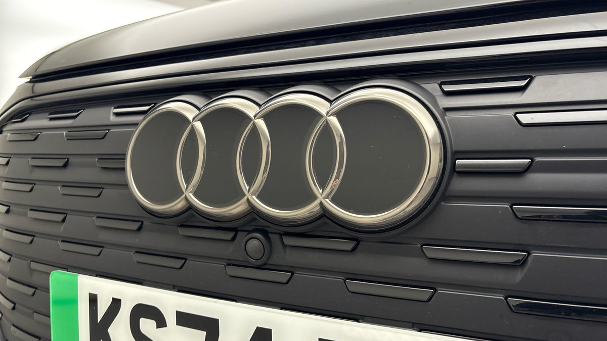 Audi Q4 e-tron Image 25