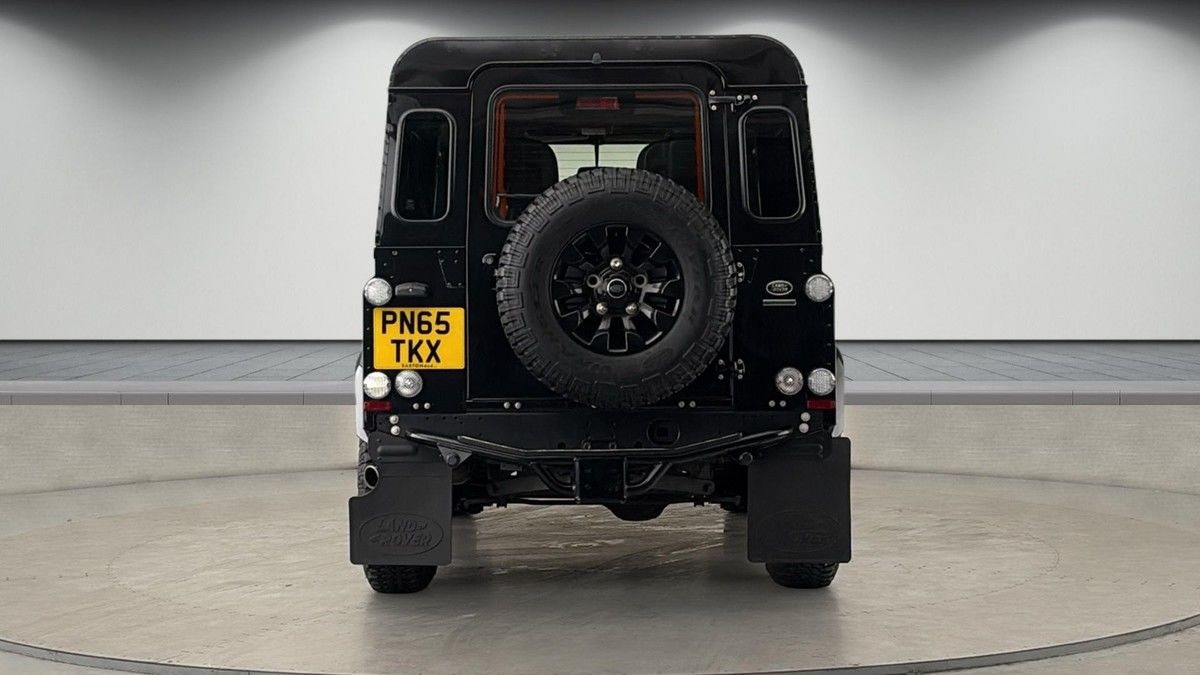 Land Rover Defender 90 Image 4