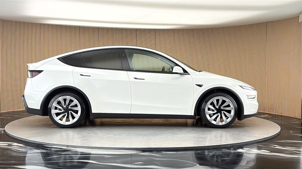 Tesla Model Y Image 16