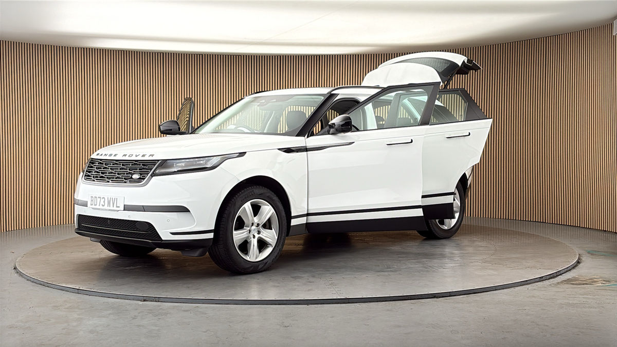 Land Rover Range Rover Velar Image 22