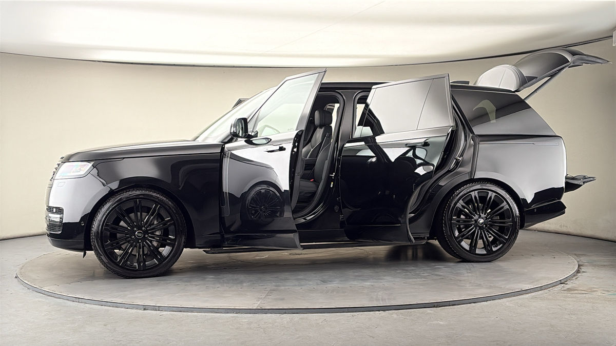 More views of Land Rover Range Rover