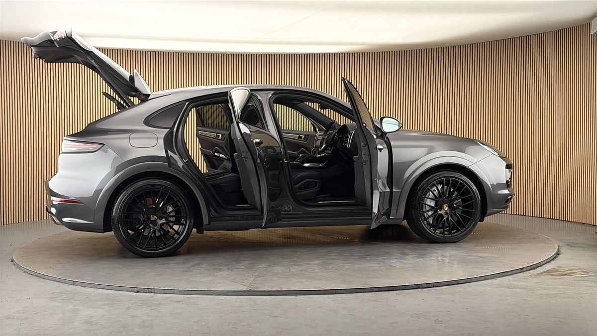 More views of Porsche Cayenne
