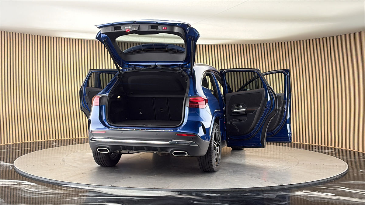 More views of Mercedes-Benz GLA