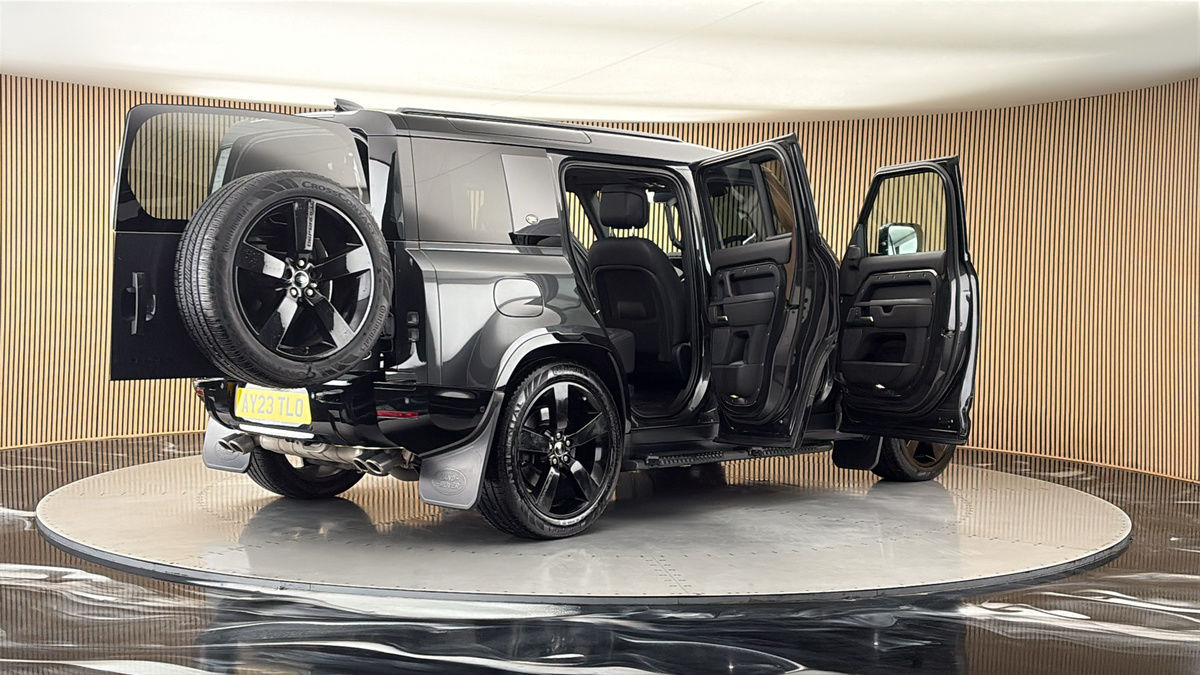 More views of Land Rover Defender 110