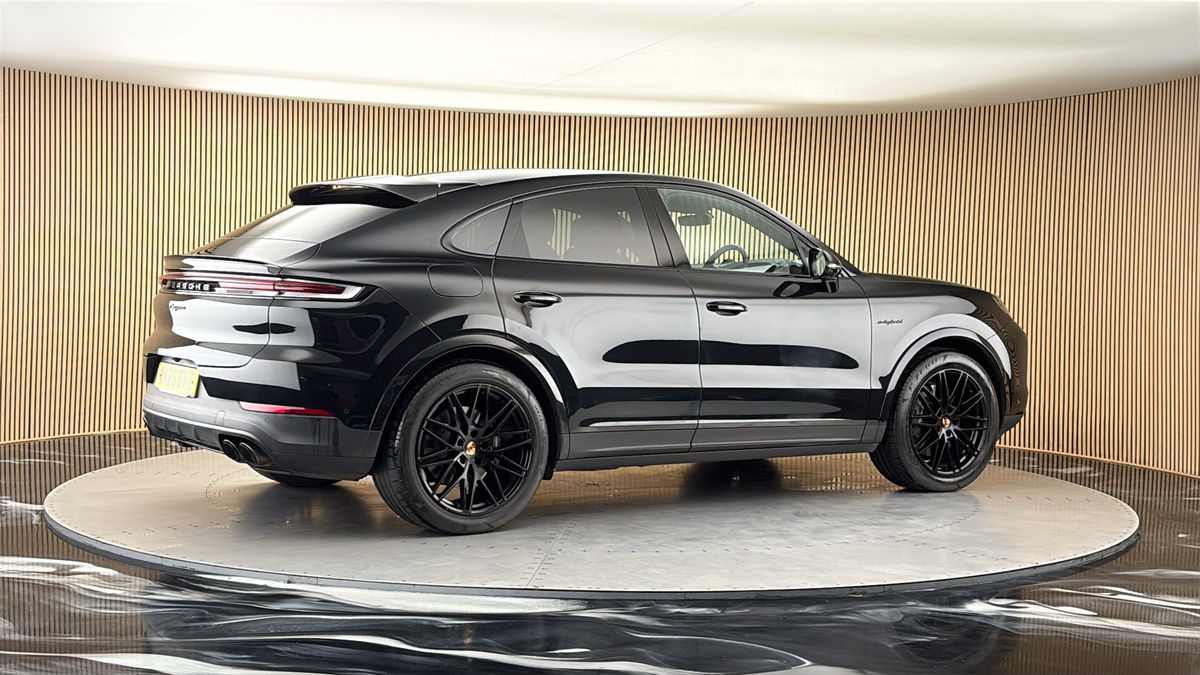 More views of Porsche Cayenne
