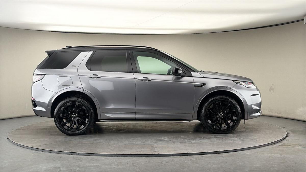 Land Rover Discovery Sport Image 16