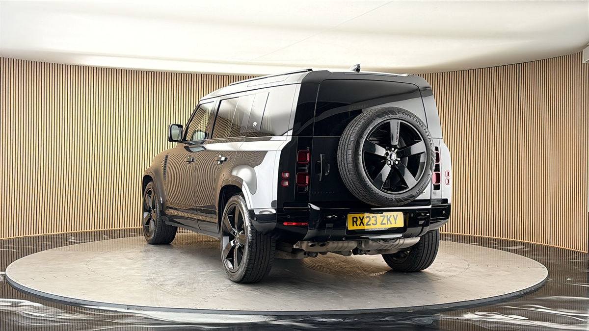 More views of Land Rover Defender 110