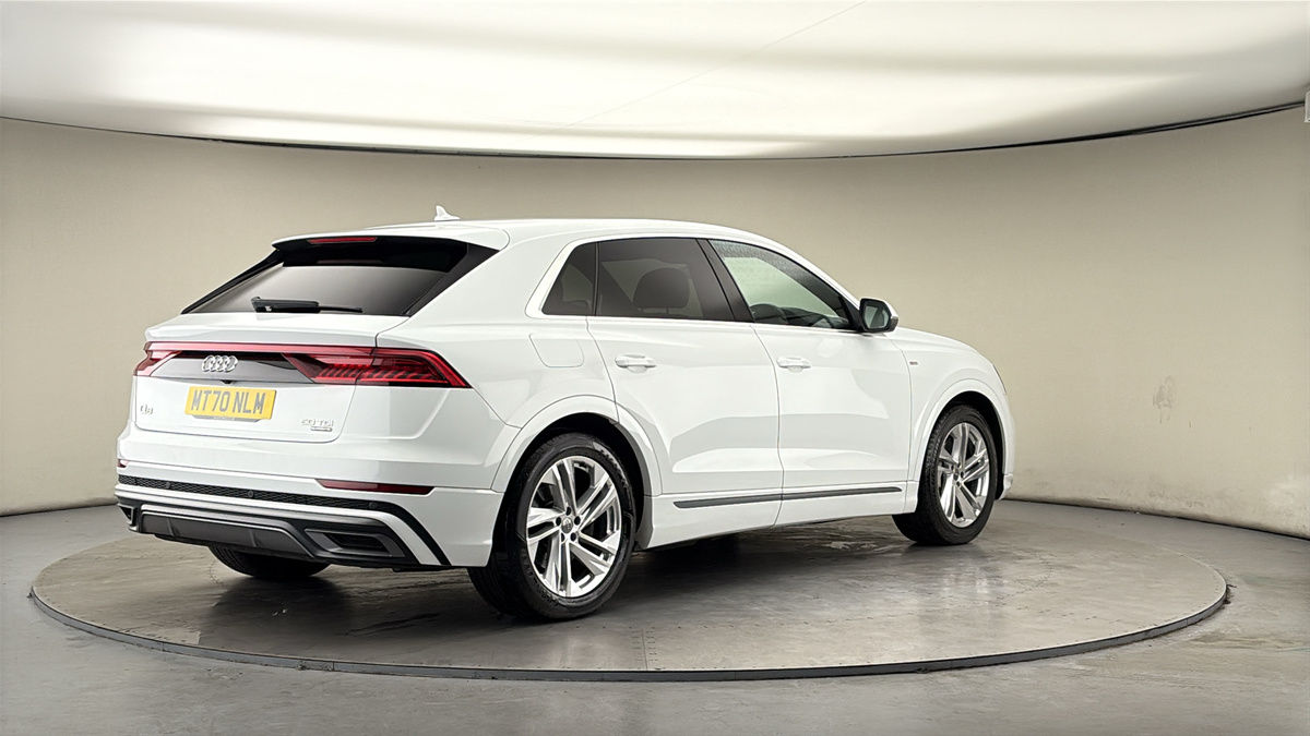 Audi Q8 Image 21