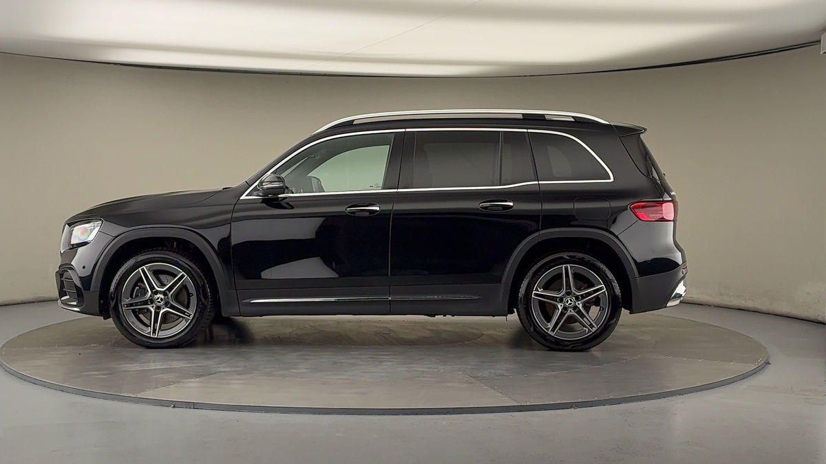 Mercedes-Benz GLB Image 15