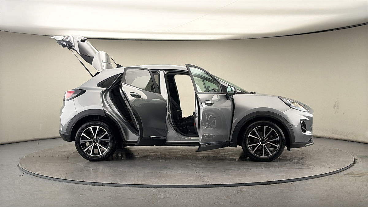 More views of Ford Puma