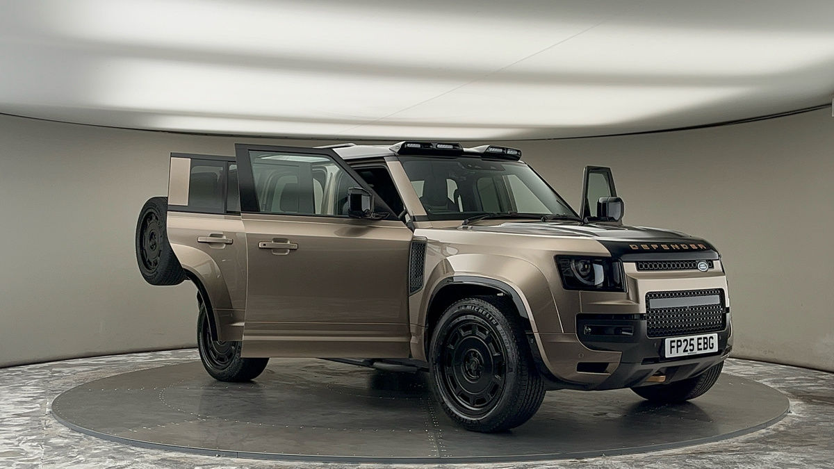 More views of Land Rover Defender 110