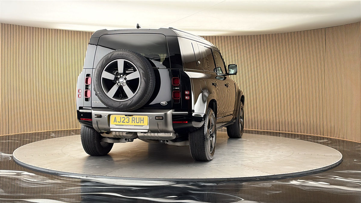 More views of Land Rover Defender 110