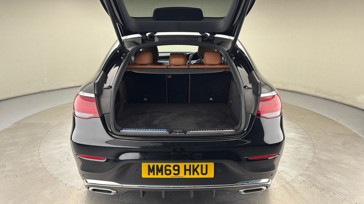 Mercedes-Benz GLC Image 11