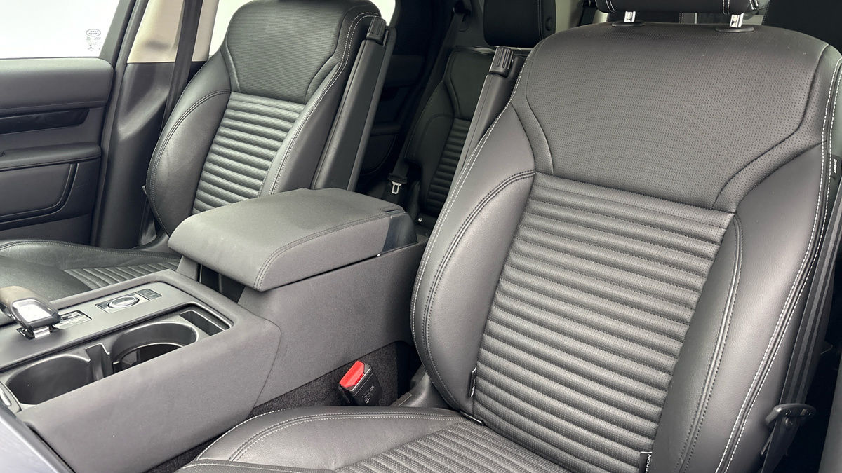 Land Rover Discovery Image 7