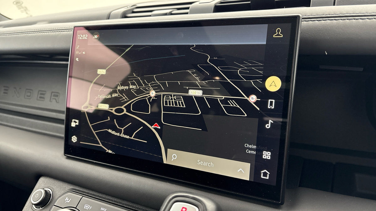 Land Rover Defender 90 Image 17