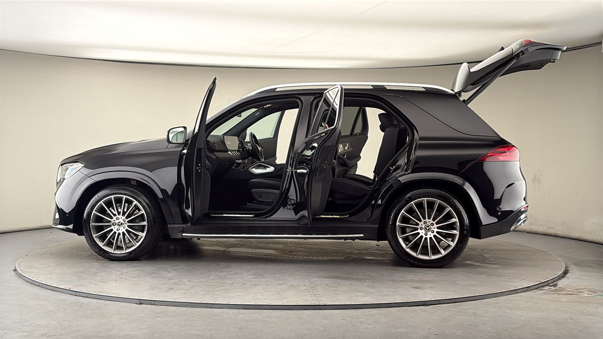 More views of Mercedes-Benz GLE