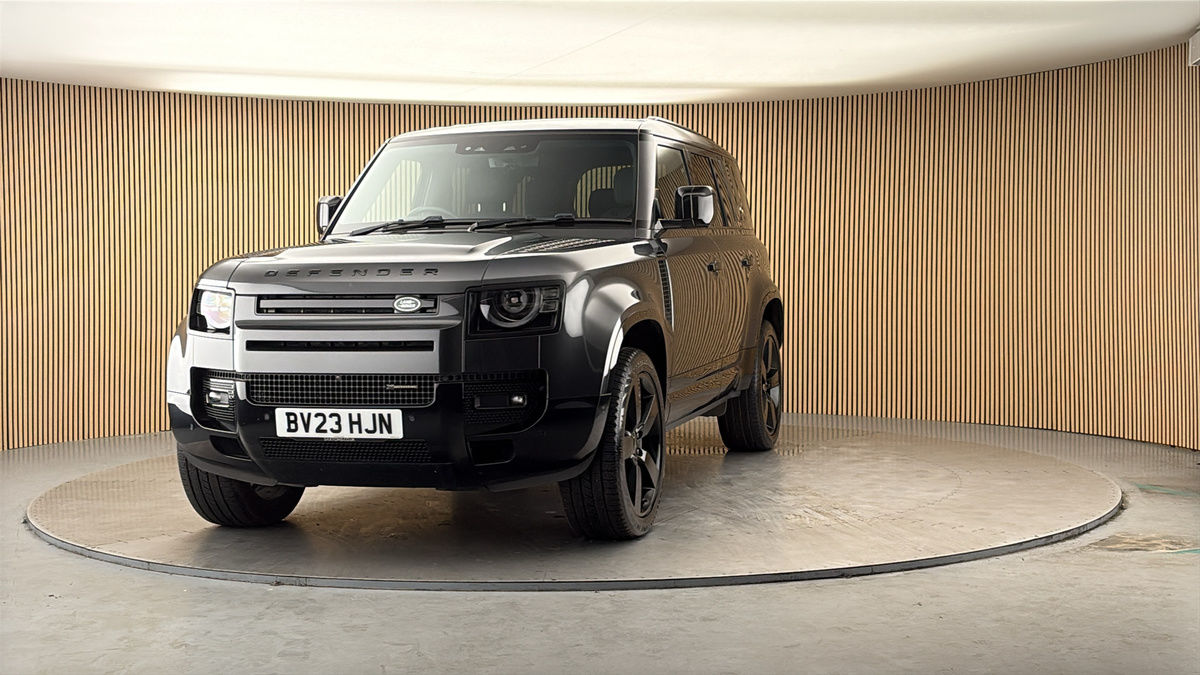 More views of Land Rover Defender 110