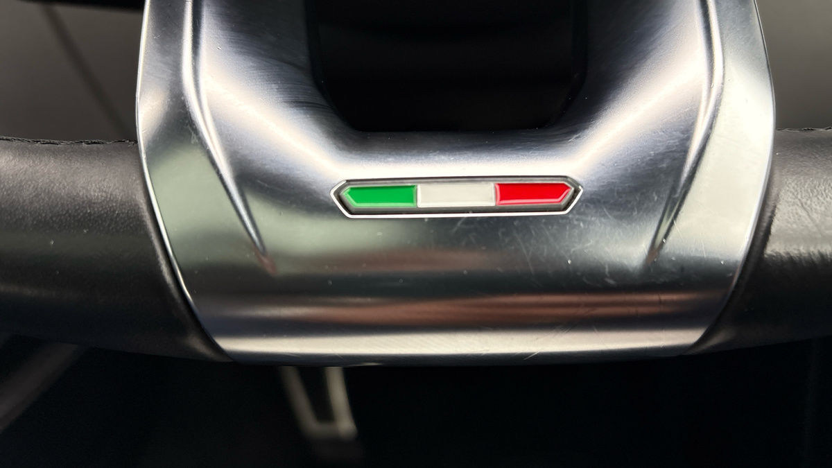 Lamborghini Urus Image 26