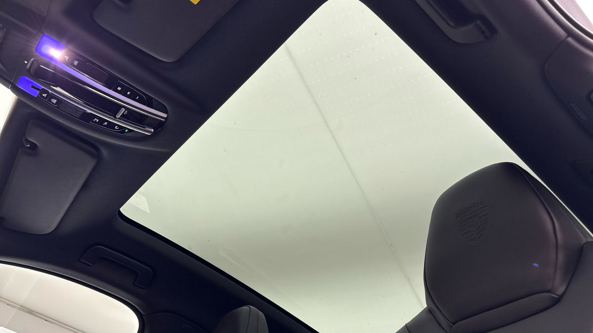 Porsche Cayenne Image 6