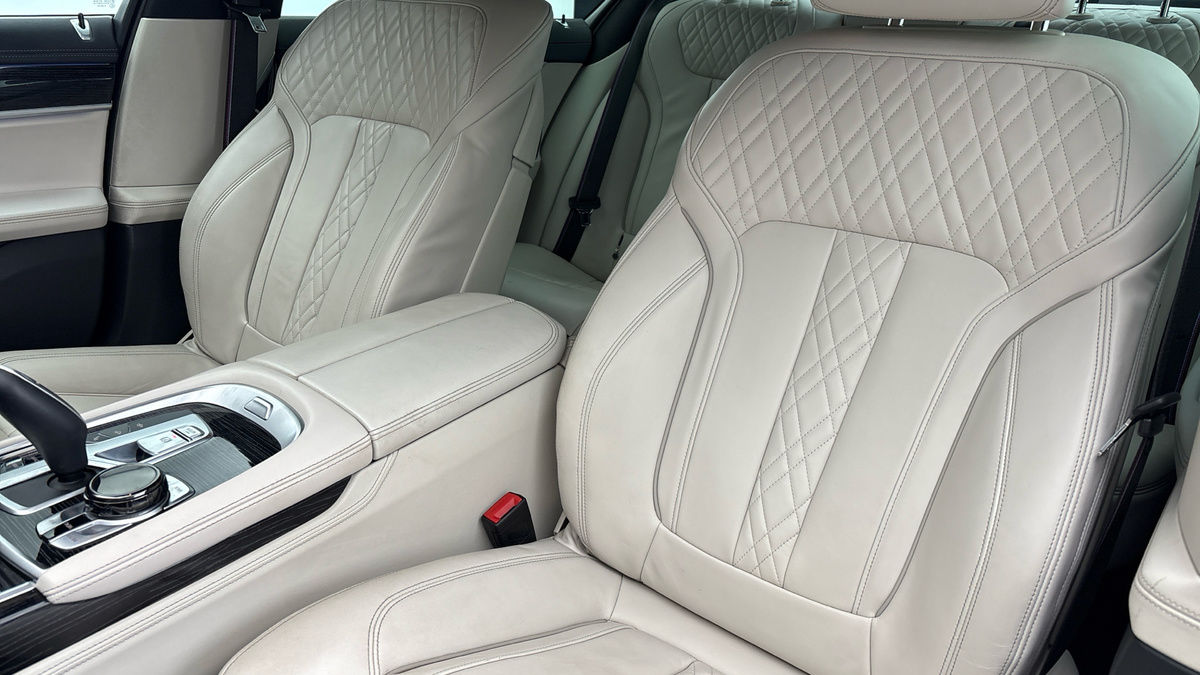 BMW 7 Series Image 7