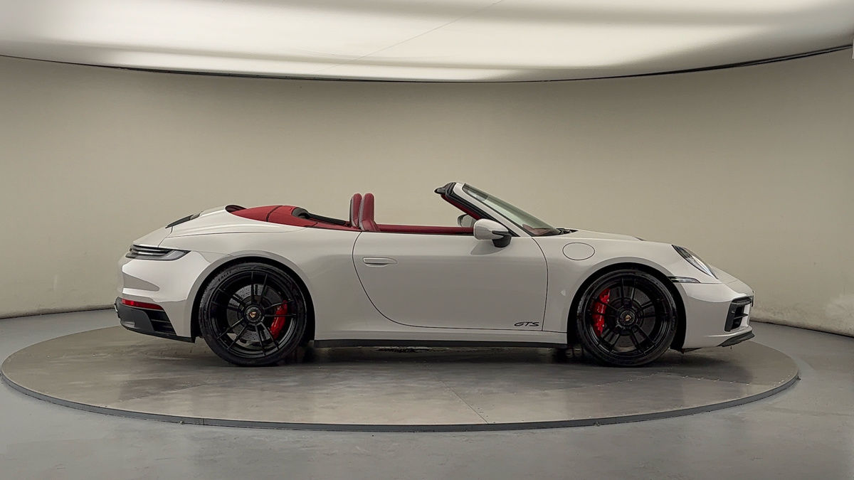 Porsche 911 Image 16