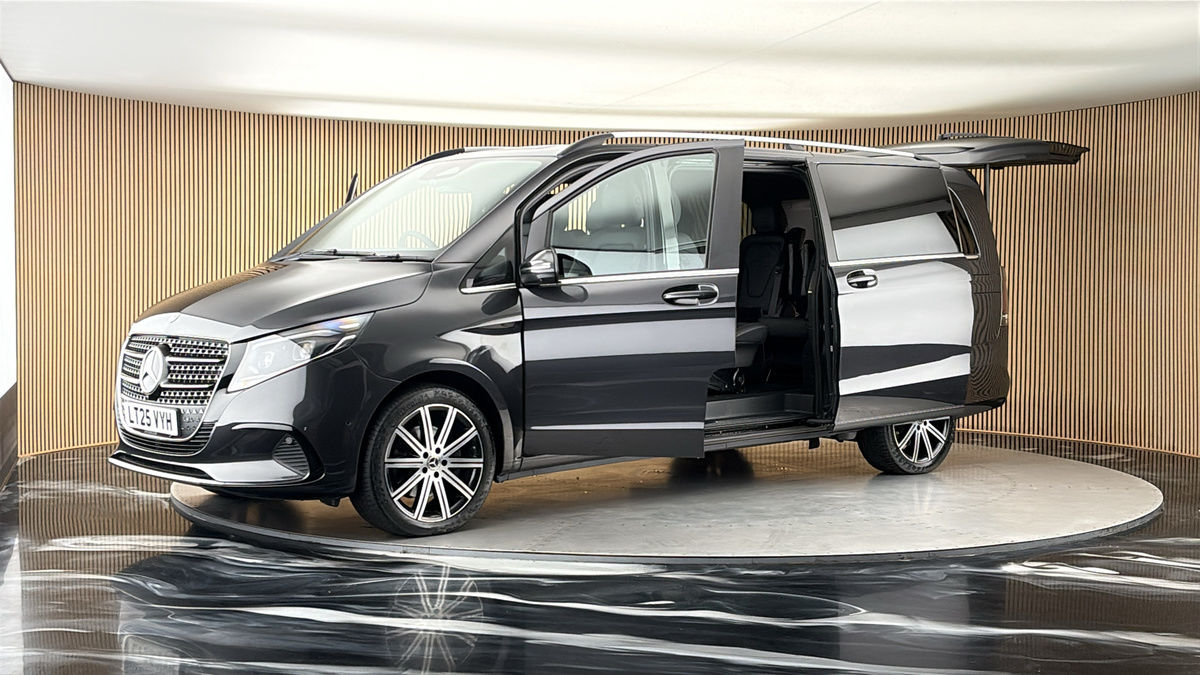 Mercedes-Benz V Class Image 22
