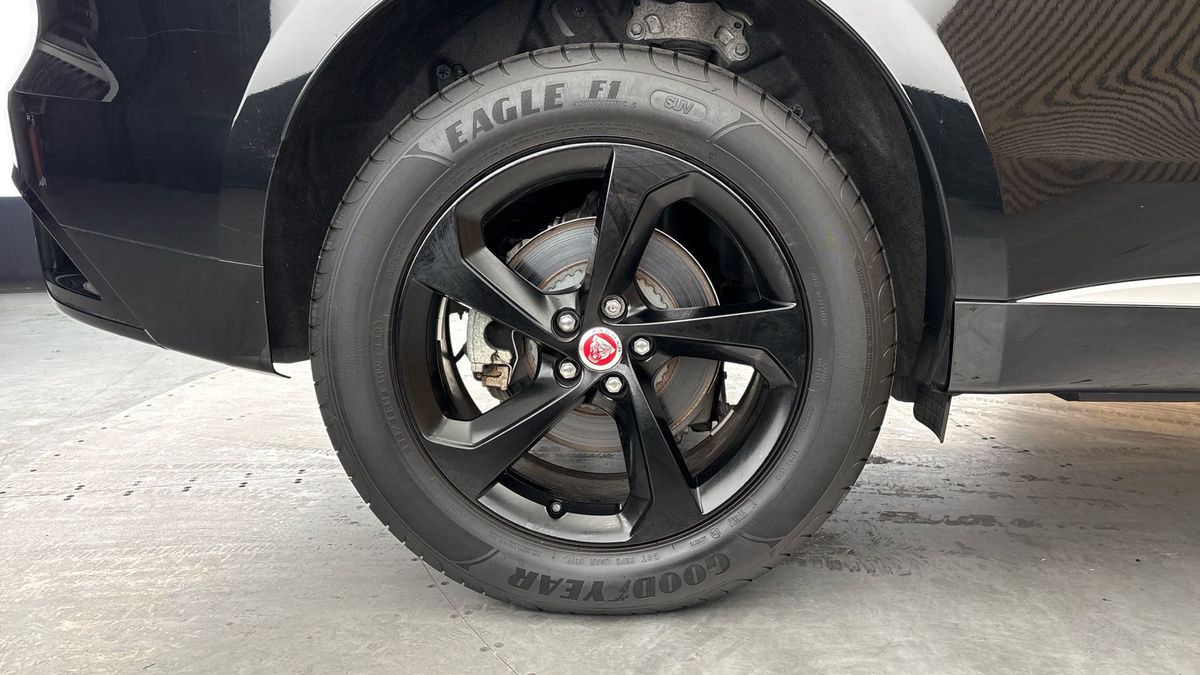 Jaguar F-PACE Image 10