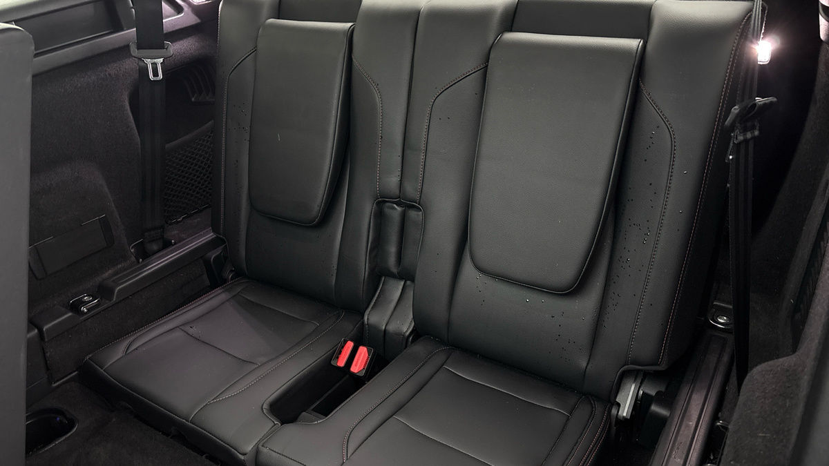 Land Rover Discovery Sport Image 25