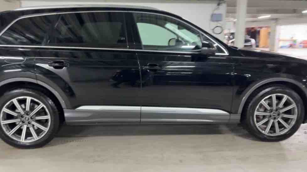 More views of Audi Q7