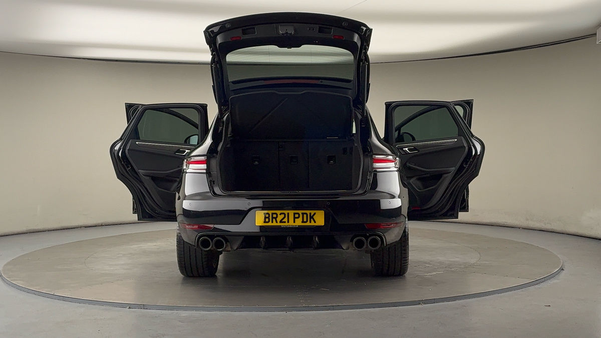 More views of Porsche Macan
