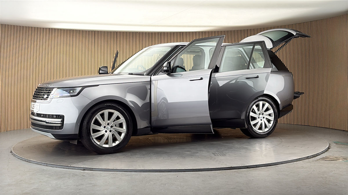 More views of Land Rover Range Rover