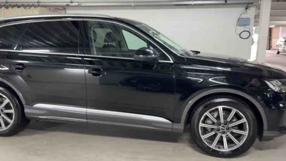 More views of Audi Q7