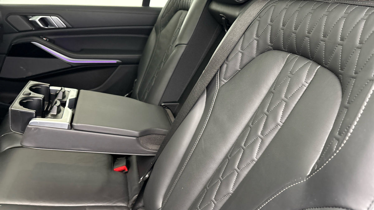 BMW X7 Image 9